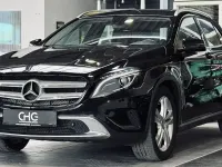 Gebraucht Mercedes GLA200 156 PS (114 kW) 2015 Kosmosschwarz  lack SUV