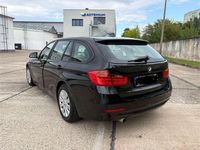Gebraucht BMW 320 184 PS (135 kW) 2012 Schwarz Limousine