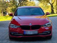 Gebraucht BMW 330 Sport Line 252 PS (185 kW) 2016 Rot Limousine