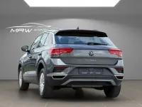 Second-hand VW T-Roc Style 150 CP (110 kW) 2023 Gri SUV
