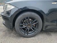 Gebraucht BMW 116 122 PS (89 kW) 2007 Schwarz Kleinwagen