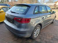 Gebraucht Audi A3 Attraction 105 PS (77 kW) 2014 Grau Kombi