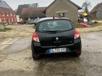 Gebraucht Renault Clio II Dynamique 103 PS (75 kW) 2011 Schwarz Limousine