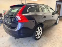 Gebraucht Volvo V60 Summum 190 PS (139 kW) 2017 Blau Kombi