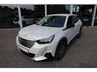 Gebraucht Peugeot e-2008 Active 100 kW (136 PS) 2022 Weiß perlmutt metallic SUV