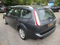Gebraucht Ford Focus Viva 101 PS (74 kW) 2010 Grau Kombi