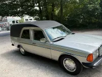 Gebraucht Mercedes 230 130 PS (95 kW) 1984 Silber