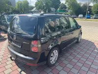 Gebraucht VW Touran Trendline 140 PS (102 kW) 2009 Deep black perleffekt Van / Kleinbus