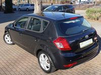 Gebraucht Kia Ceed 90 PS (66 kW) 2010 Schwarz Kleinwagen