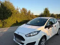 Gebraucht Ford Fiesta 60 PS (44 kW) 2014 Weiß Kleinwagen
