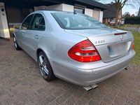 Gebraucht Mercedes E350 270 PS (198 kW) 2005 Silber Limousine