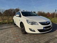 Gebraucht Opel Astra 140 PS (102 kW) 2012 Weiß Limousine