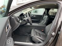 Gebraucht Volvo V60 Plus 197 PS (144 kW) 2025 Grau Kombi