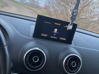 Gebraucht Audi A3 Attraction 110 PS (80 kW) 2014 Rot Limousine