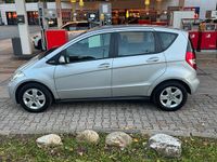 Gebraucht Mercedes A160 95 PS (69 kW) 2011 Silber Kleinwagen