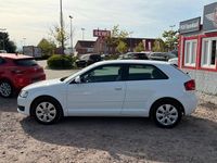 Gebraucht Audi A3 Attraction 105 PS (77 kW) 2011 Weiß Kleinwagen