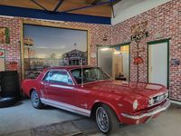 Gebraucht Ford V8 200 PS (147 kW) 1966 Rot Coupé