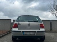 Gebraucht VW Golf IV 100 PS (73 kW) 2000 Silber Kleinwagen