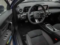 Gebraucht Mercedes A200 AMG 150 PS (110 kW) 2025 Metalliclack spektralblau Limousine
