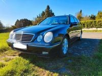Gebraucht Mercedes E280 Avantgarde 204 PS (150 kW) 2000 Schwarz Kombi