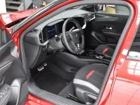 Gebraucht Opel Mokka-e 100 kW (136 PS) 2024 Rot kosmos rot met. SUV