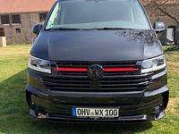 Second-hand VW Multivan Highline 230 CP (169 kW) 2024 Negru Monovolum