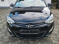 Gebraucht Hyundai i20 75 PS (55 kW) 2013 Schwarz Kleinwagen