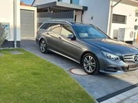 Gebraucht Mercedes E220 170 PS (125 kW) 2015 Grau Kombi