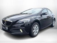Gebraucht Volvo V40 CC 120 PS (88 kW) 2018 Onyx black / metallic Kombi