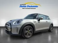 Gebraucht Mini Cooper SE Essential 135 kW (184 PS) 2023 Silber Kleinwagen