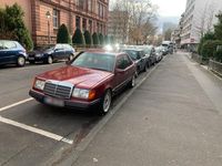 Second-hand Mercedes E230 132 CP (97 kW) 1992 Roșu Berlinǎ