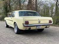 Gebraucht Ford V8 200 PS (147 kW) 1965 Gelb Coupé