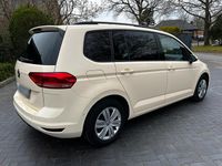 Gebraucht VW Touran 116 PS (85 kW) 2019 Beige Van / Kleinbus