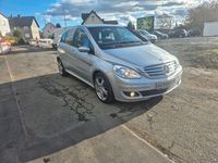 Gebraucht Mercedes E200 193 PS (141 kW) 2005 Silber Limousine