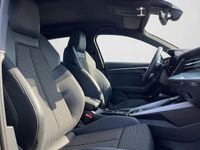 Gebraucht Audi A3 Sportback e-tron Ambiente 204 PS (150 kW) 2022 Navarrablau metallic (metallic) Kleinwagen