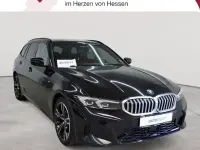 Gebraucht BMW 320 Sport Line 184 PS (135 kW) 2024 Saphirschwarz metallic Kombi