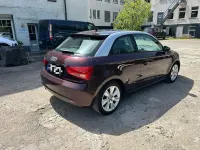Gebraucht Audi A1 Attraction 86 PS (63 kW) 2011 Violet Kleinwagen