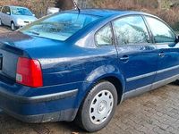 Second-hand VW Passat 100 CP (73 kW) 2000 Albastru Berlinǎ