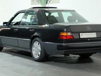 Gebraucht Mercedes E500 320 PS (235 kW) 1993 Schwarz Limousine