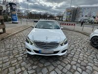 Gebraucht Mercedes E220 170 PS (125 kW) 2014 Weiß Limousine