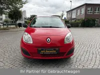 Gebraucht Renault Twingo Authentique 58 PS (42 kW) 2011 Rot Kleinwagen