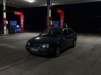 Gebraucht VW Bora Comfortline 116 PS (85 kW) 2001 Blau Limousine