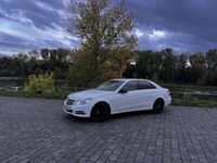 Gebraucht Mercedes E220 Elegance 170 PS (125 kW) 2011 Weiß Limousine
