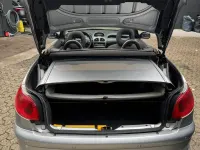 Gebraucht Peugeot 206 CC 109 PS (80 kW) 2004 Silber Cabrio