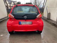 Gebraucht Toyota Aygo 68 PS (50 kW) 2009 Rot Kleinwagen