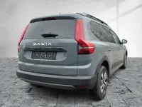 Gebraucht Dacia Jogger Expression 110 PS (80 kW) 2025 Städtisches grau Van / Kleinbus