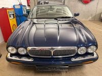 Second-hand Jaguar XJ8 284 CP (208 kW) 2000 Albastru Berlinǎ