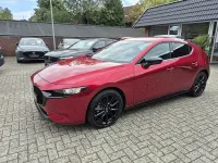 Neu Mazda 3 Homura-Line 140 PS (102 kW) 2025 Soul red crystal m Limousine