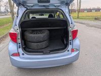 Gebraucht Toyota Verso-S 99 PS (72 kW) 2012 Blau Van / Kleinbus