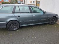 Gebraucht BMW 525 163 PS (119 kW) 2002 Grau Kombi